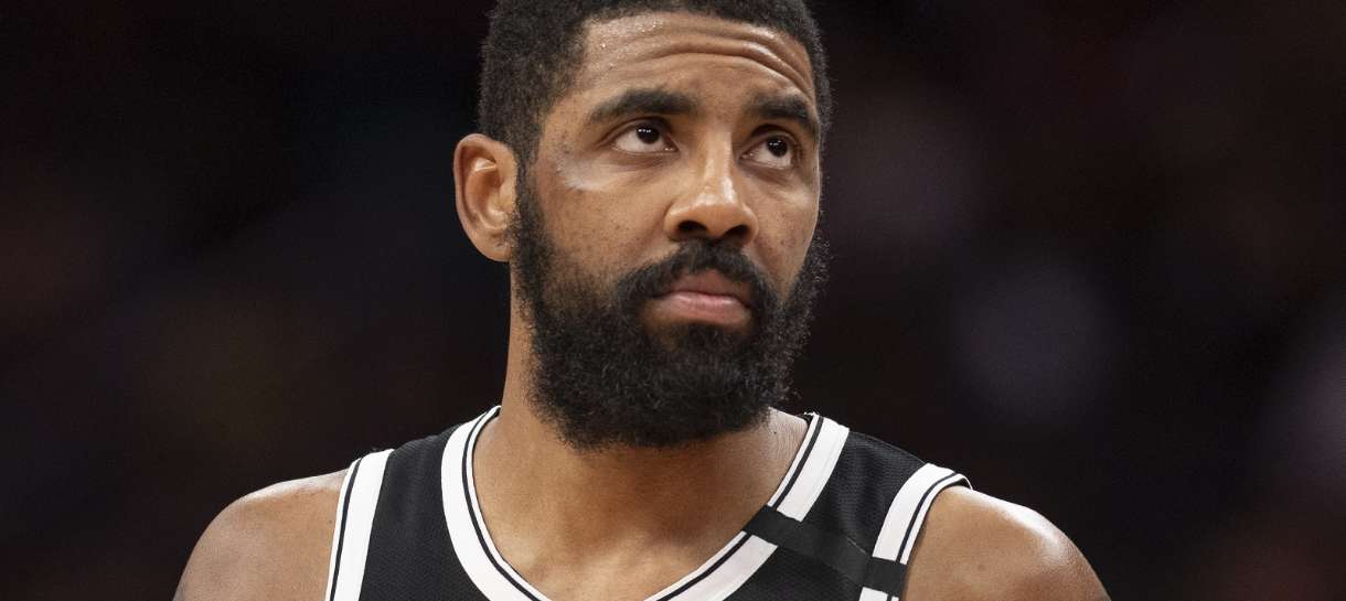 NBA: Lakers pode adiar planos por Kyrie Irving