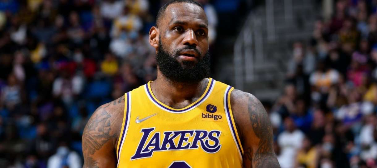 NBA: LeBron James reage a notícia de venda do Phoenix Suns