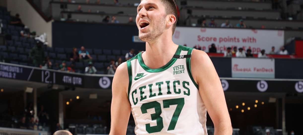 NBA: Lakers quer assinar com jogador do Celtics antes do traning camp