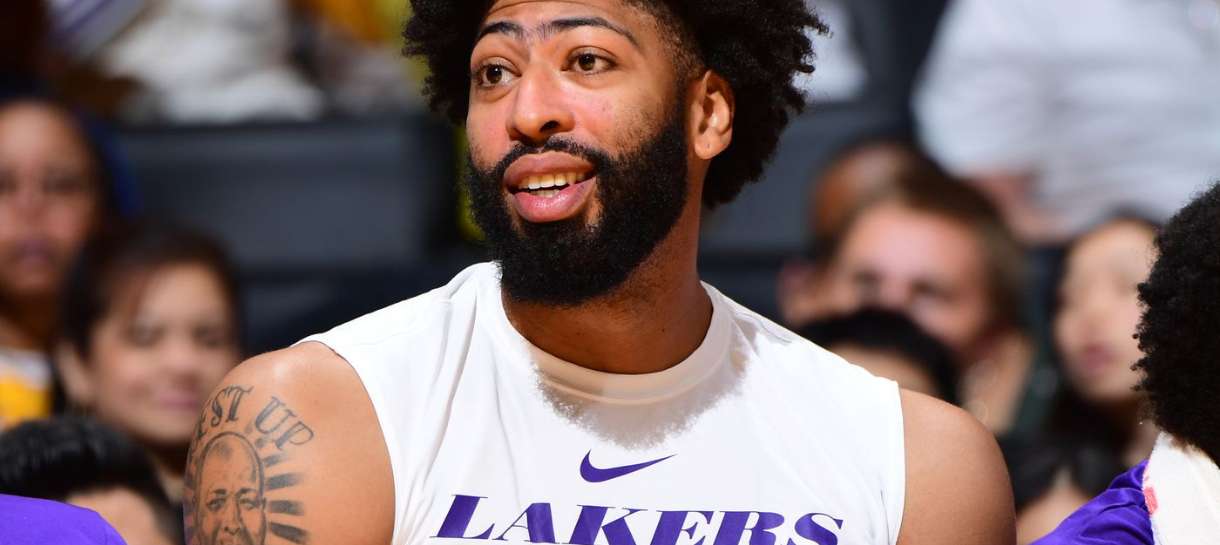 NBA: Anthony Davis sente dores e fica de fora pela primeira vez. Devemos nos preocupar?