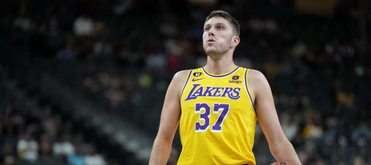 NBA: Lakers preenche última vaga do seu elenco para temporada regular