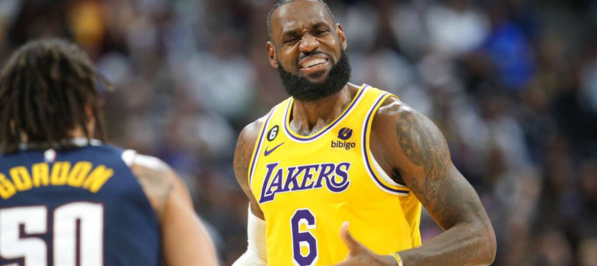 NBA: LeBron James reage a quarta derrota do Lakers na temporada