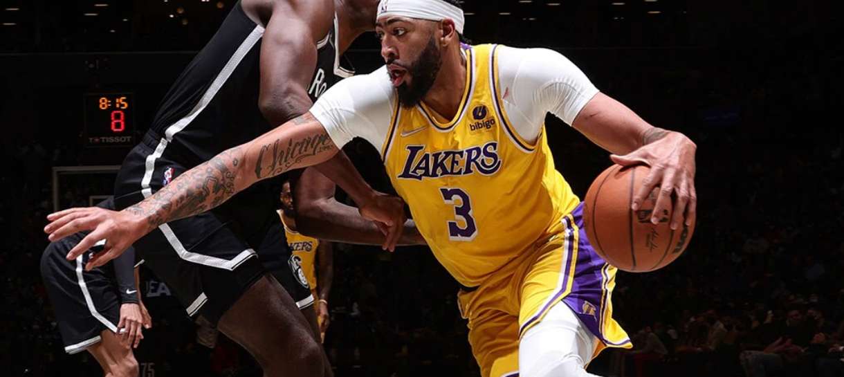 NBA: Lakers e Nets se enfrentam neste domingo com transmissão em diversos canais