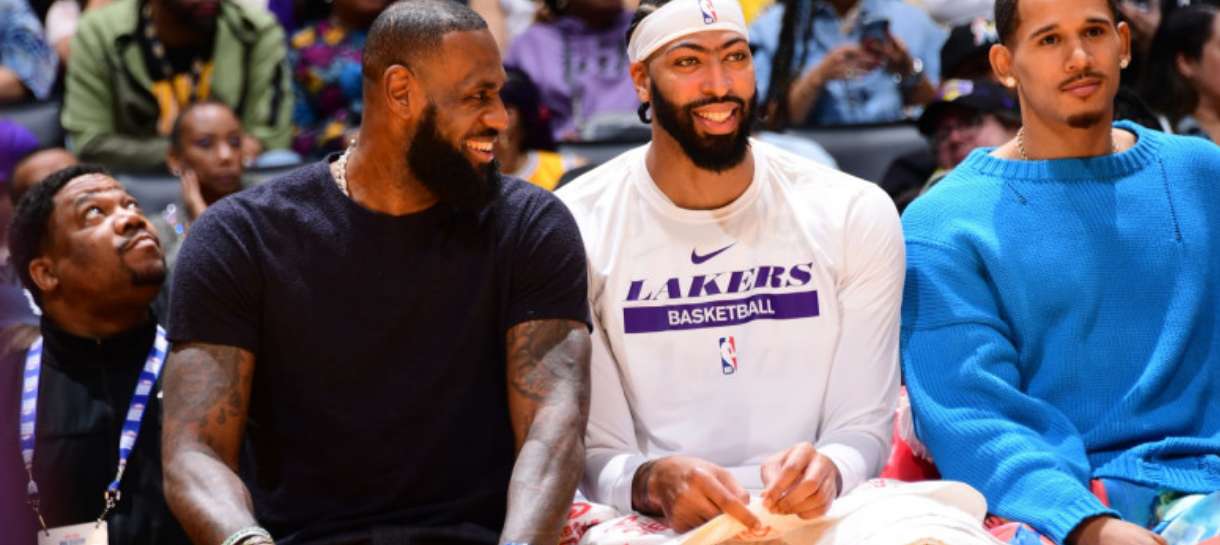 NBA: LeBron James reage as dominantes atuações de Anthony Davis no Lakers