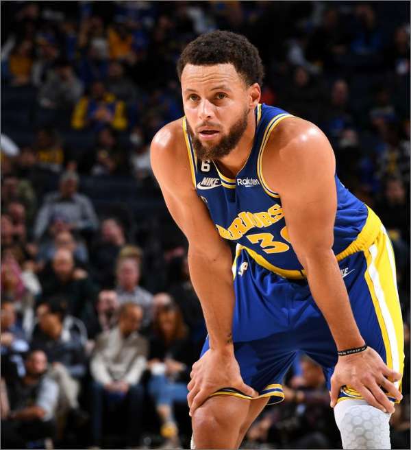 Stephen Curry deixa LeBron James de fora do seu melhor time de todos os tempos na NBA