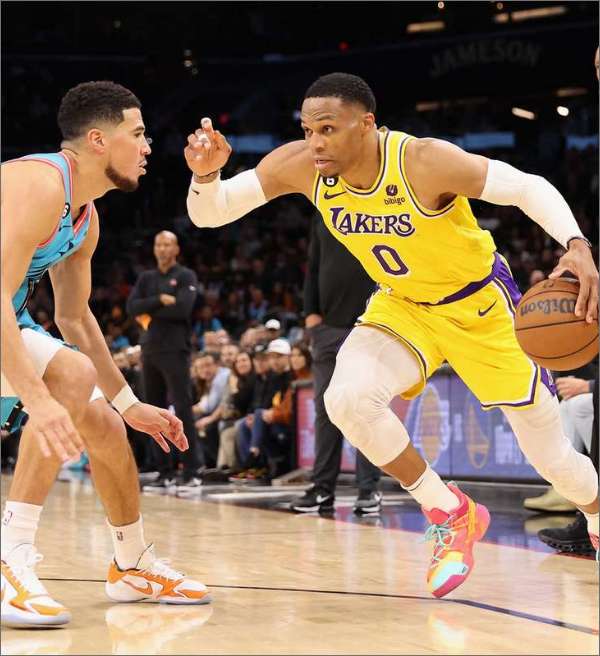 Lakers x Suns: além de Davis, LeBron também vira desfalque