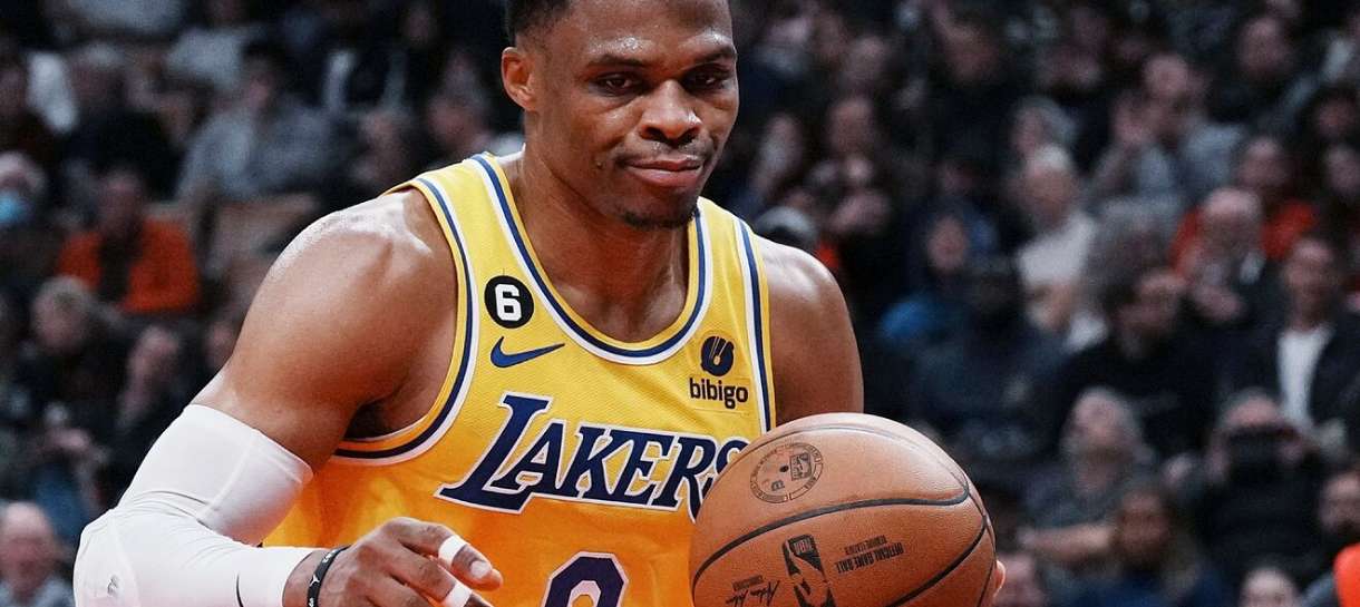 NBA: Lakers estaria negociando com Spurs troca por Russell Westbrook
