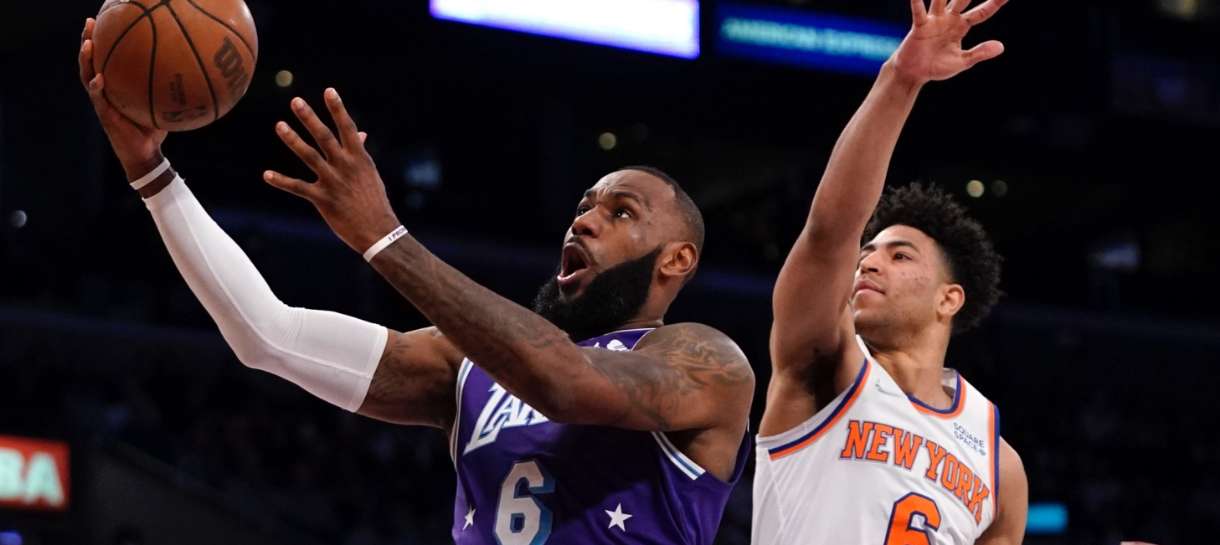 NBA: Lakers visita Knicks com LeBron e Davis de volta