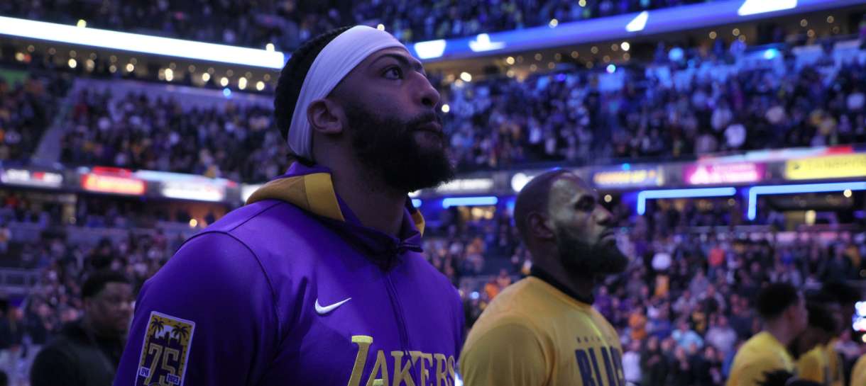 NBA: Anthony Davis pede desculpas a LeBron James após vídeo viralizar