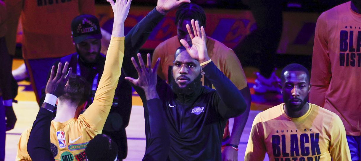 NBA: Lakers já tem definido time titular para o resto da temporada