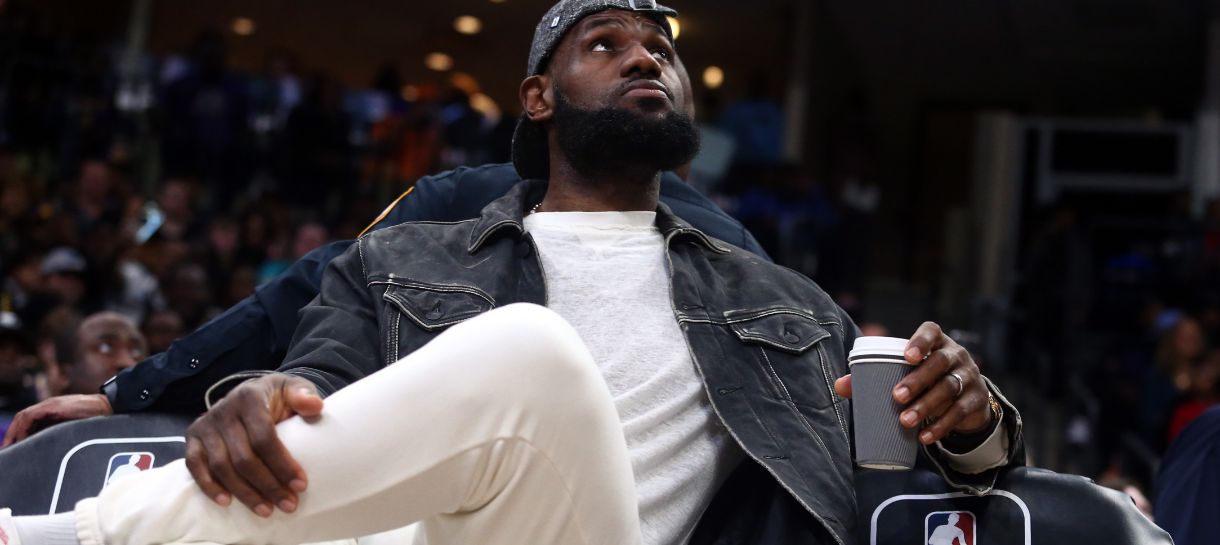 NBA: Lakers revela tempo de recuperação de LeBron James