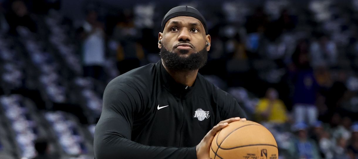 NBA: Lakers atualiza status de lesão de LeBron James