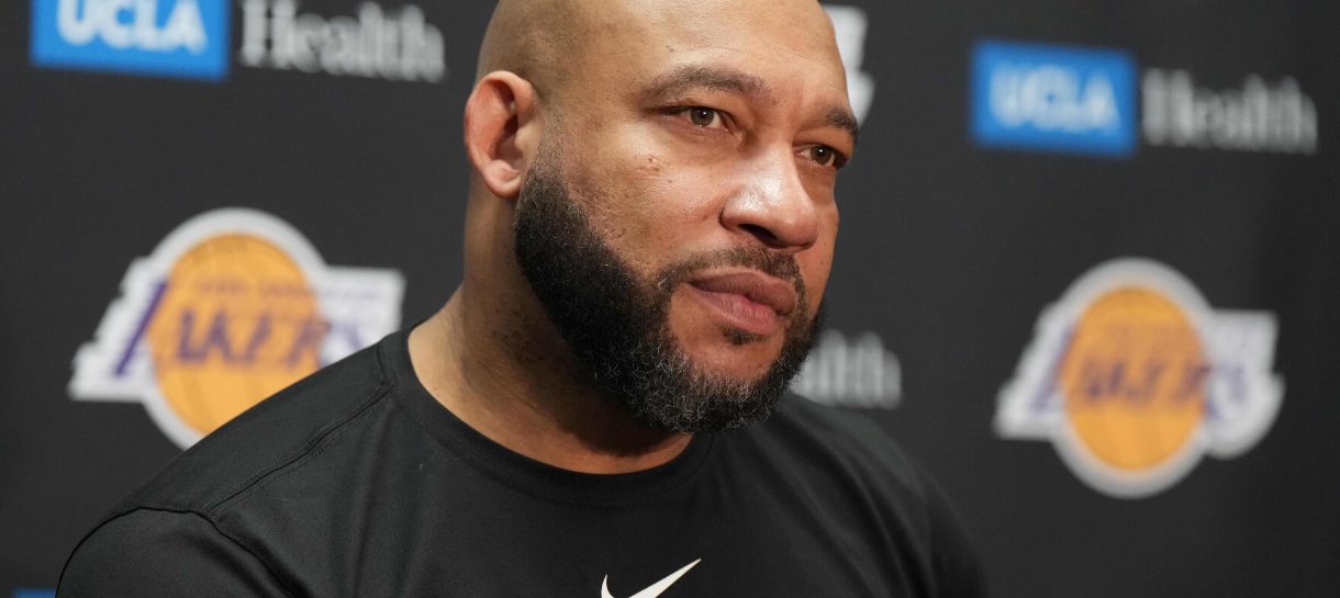 NBA: Darvin Ham revela planos após testes do Lakers com pivôs