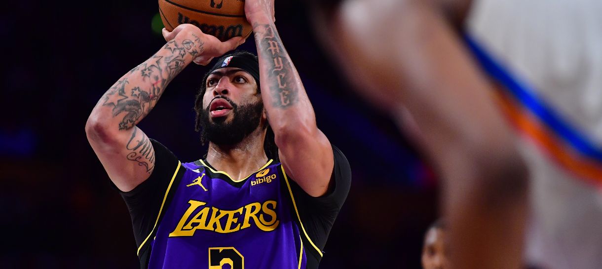 NBA: Anthony Davis responde comentários de Beverley antes do jogo entre Lakers e Bulls