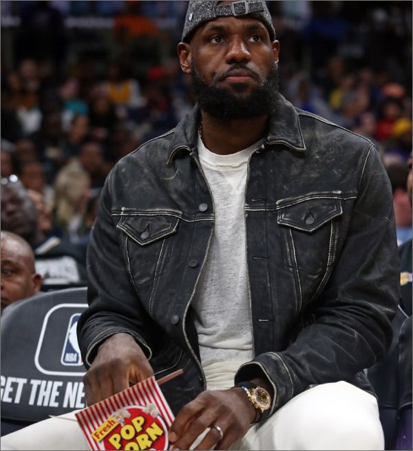 NBA: Lesão que está afastando LeBron James do Lakers é antiga