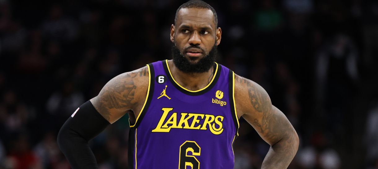 NBA: LeBron James fininho depois de retorno de lesão