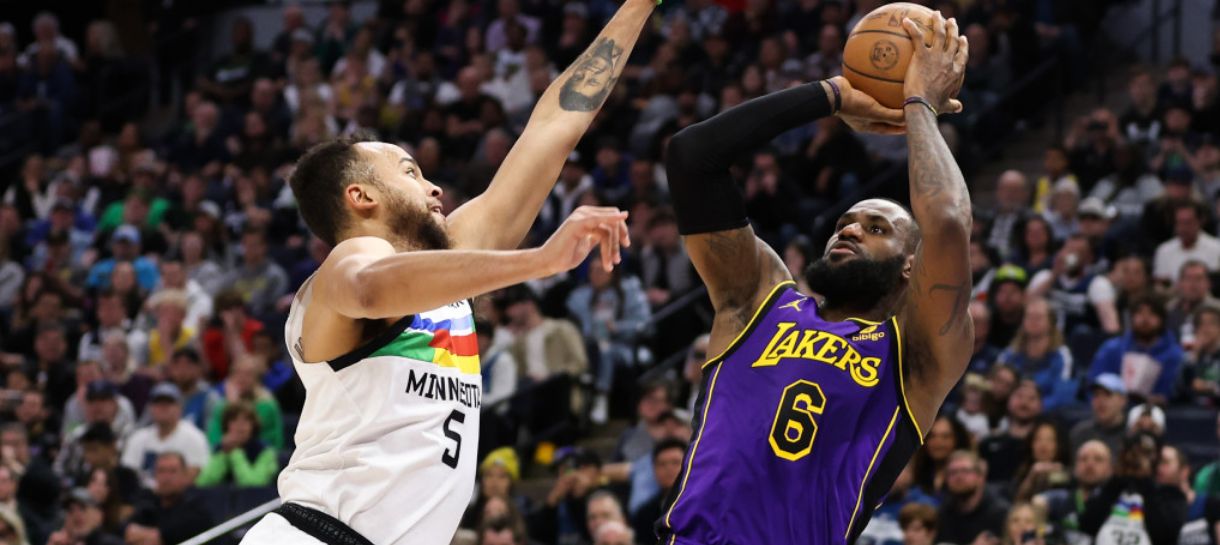 NBA: LeBron James alerta Lakers sobre jogo de play-in contra o Wolves