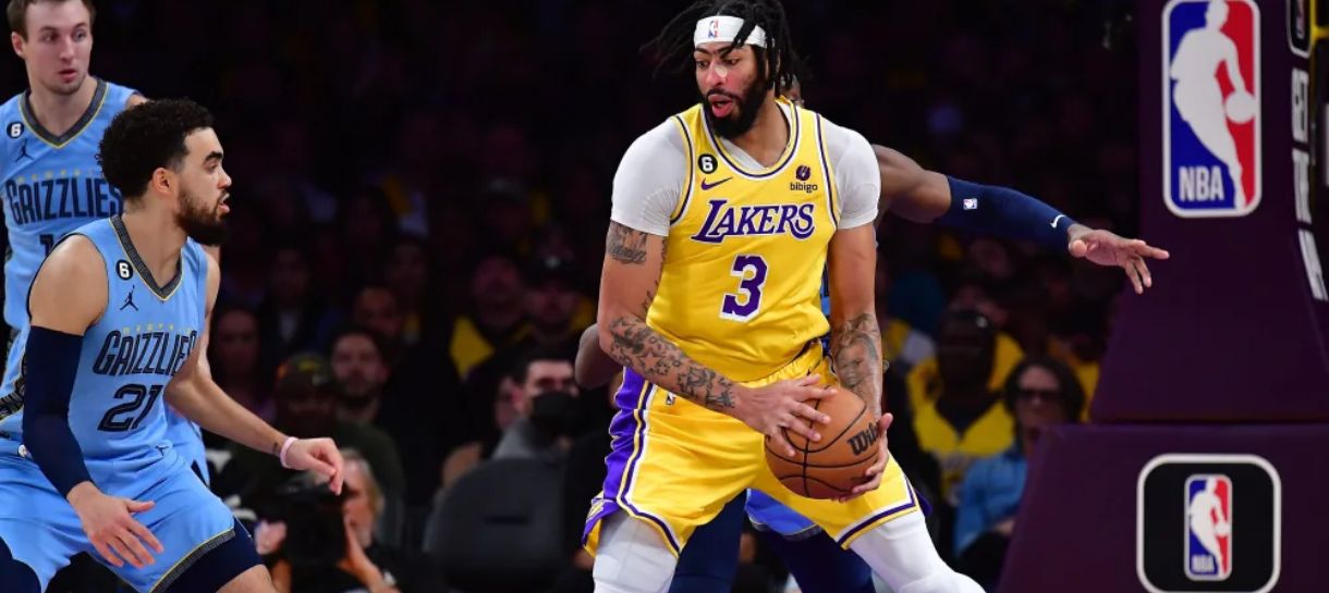 NBA: LeBron James e Anthony Davis fazem previsão sobre série entre Lakers e Grizzlies
