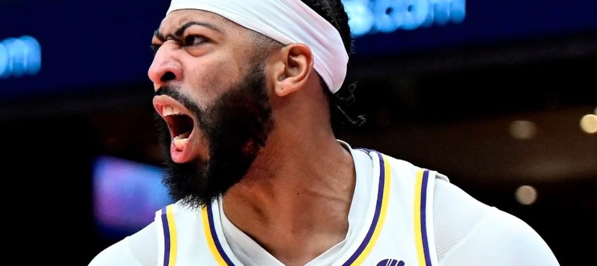 NBA: Anthony Davis se junta a grupo seleto com grande feito nestes playoffs