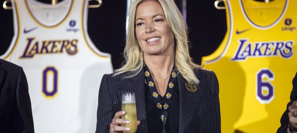 NBA: Jeanie Buss revela plano de aposentadoria da camisa de LeBron James no Lakers