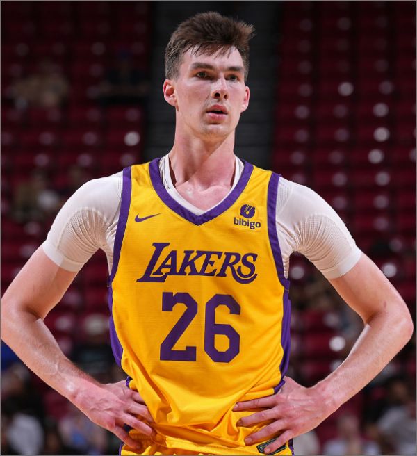 NBA: Colin Castleton está pronto para ocupar a última vaga no elenco do Lakers
