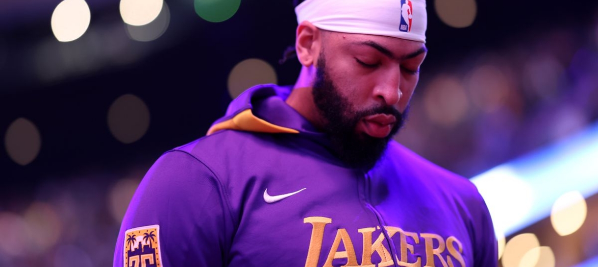 NBA: Anthony Davis renova com o Lakers com um contrato milionário