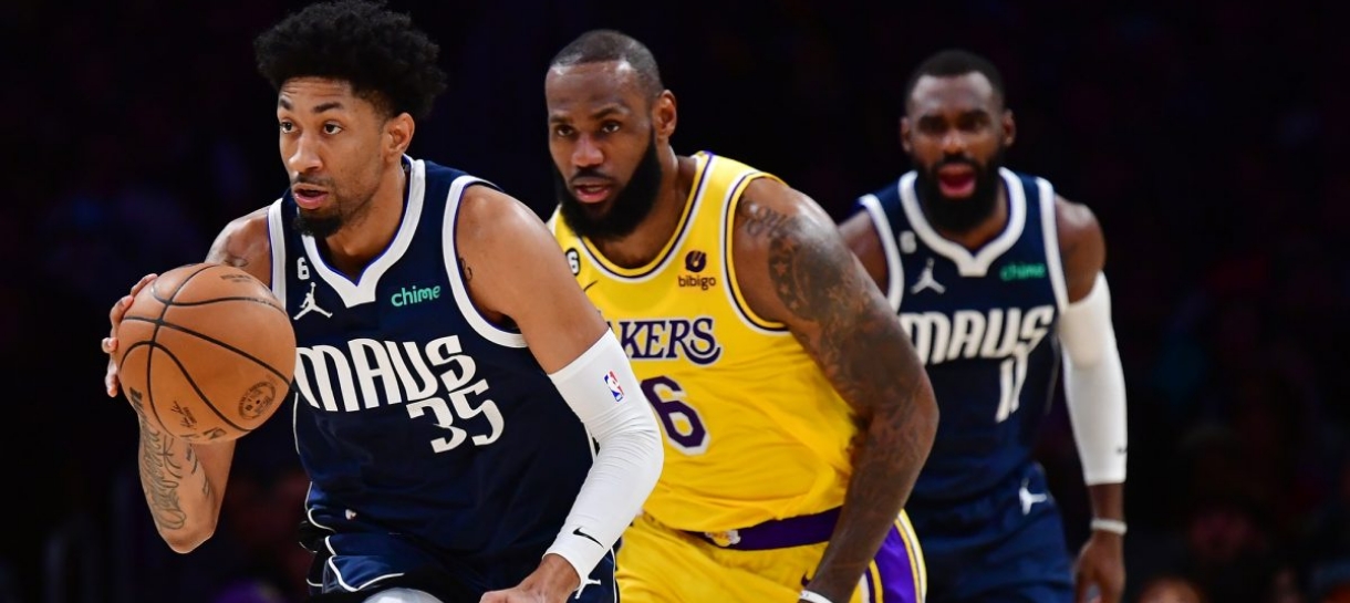 NBA: Lakers estaria otimista para contratar novo pivô