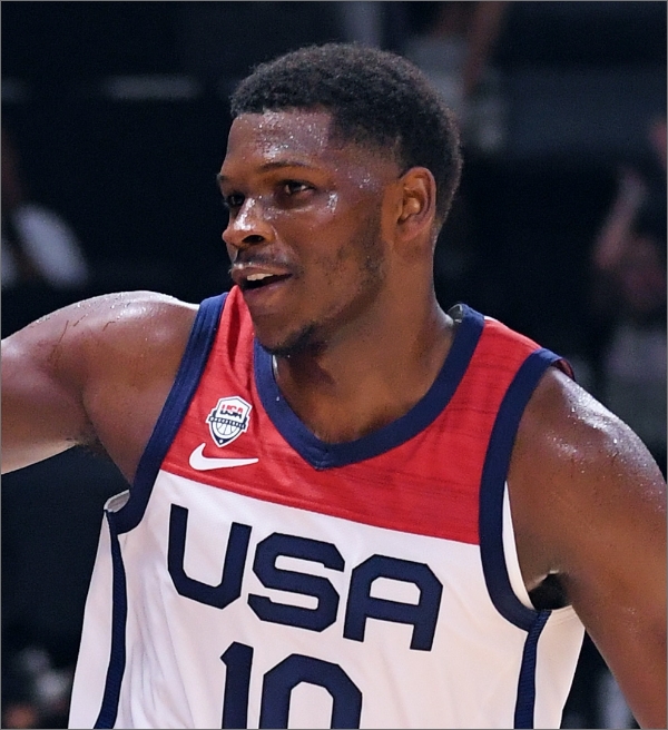 Anthony Edwards deixa LeBron James de fora da lista dos cinco maiores da história da NBA