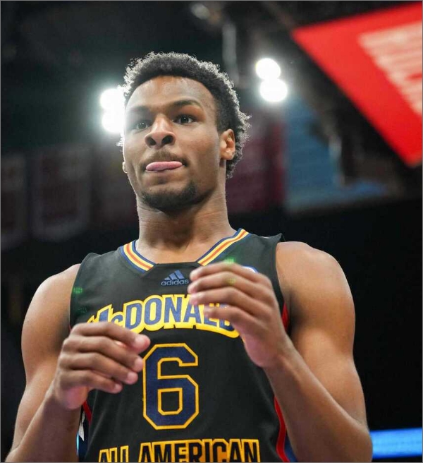 NBA: Técnico dá boas notícias em relação a Bronny James