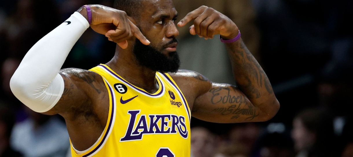 NBA: LeBron James fica fora de lista dos 10 melhores jogadores para a próxima temporada