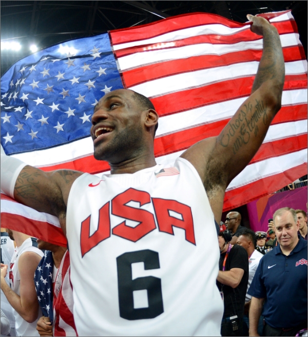 LeBron James, Anthony Davis e outras estrelas da NBA estão comprometidos a jogar as Olimpíadas de 2024