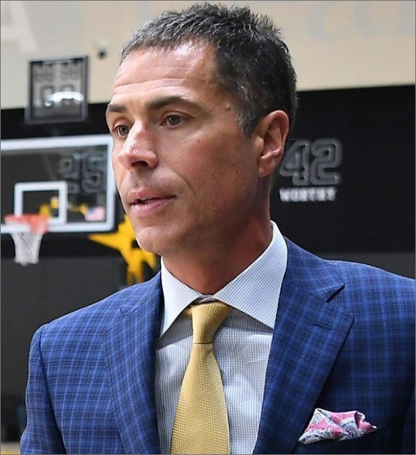 Lakers dispensa armador nas vésperas do training camp da NBA