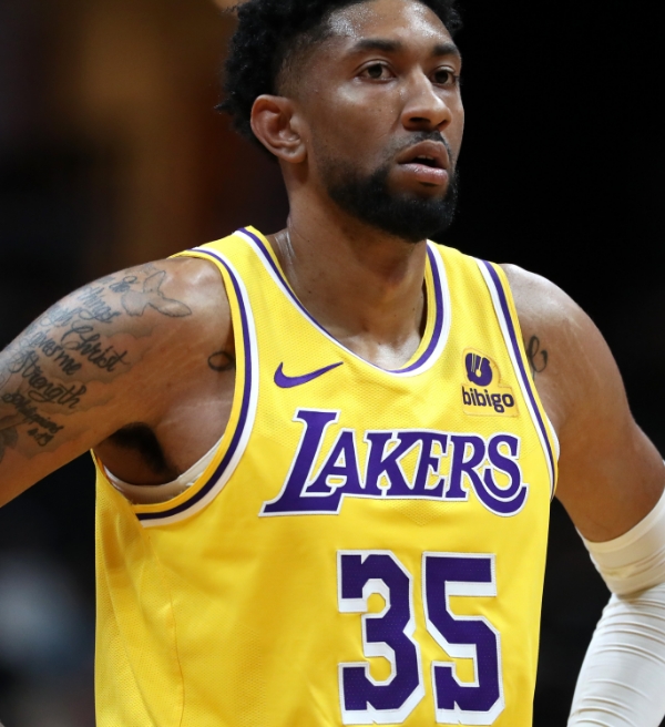 NBA: Darvin Ham sai em defesa a Christian Wood no Lakers