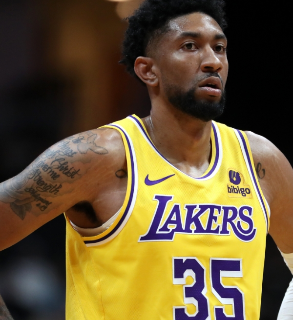 NBA: Christian Wood responde provocação de Giannis Antetokounmpo no Instagram