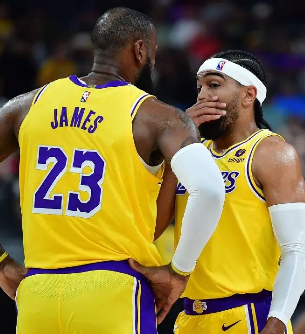 NBA: Lakers atualiza status de lesão de Gabe Vincent e Jalen Hood-Schifino