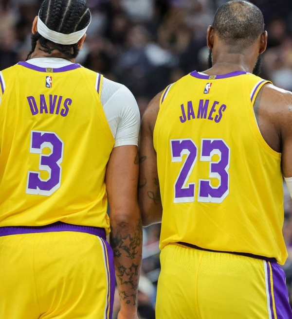 NBA: LeBron James abre o jogo em relação ao papel de Anthony Davis no Lakers
