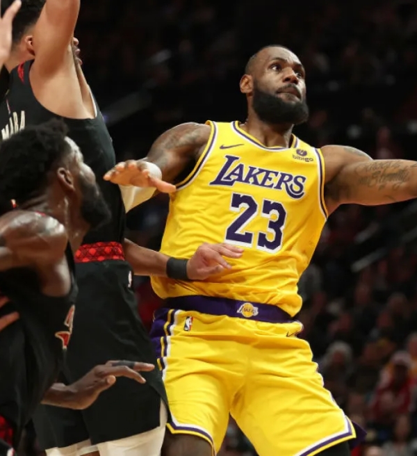 Lakers vence Blazers e continua invícto na Copa da NBA