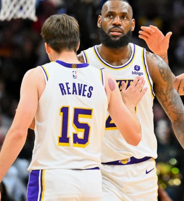 Lakers começa série na estrada com grande vitória contra o Cavs