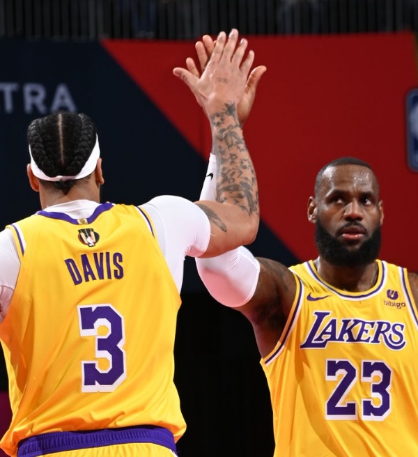 LeBron e Davis são nomeados para o melhor time da Copa da NBA