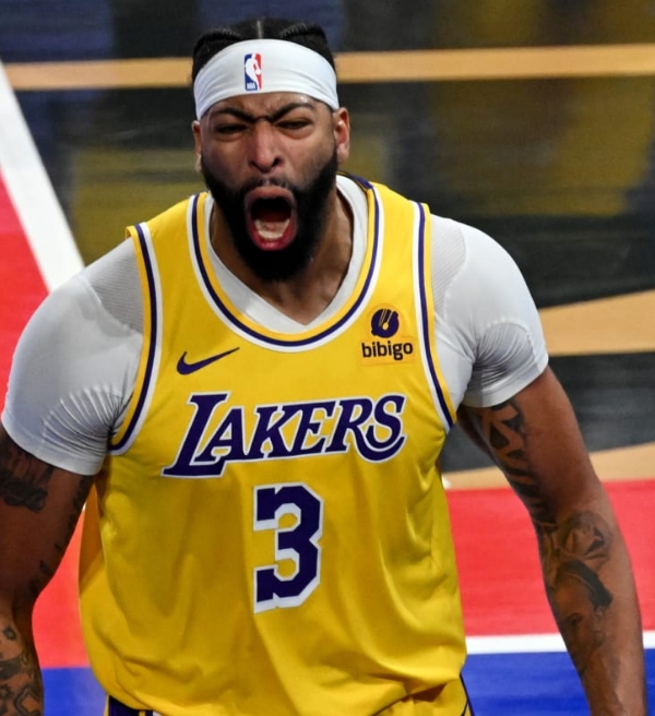 Anthony Davis dá sua opinião sobre o banner do título do Lakers pela Copa da NBA