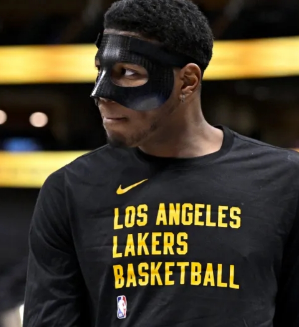 Até quando Rui Hachimura vai usar sua máscara protetora?