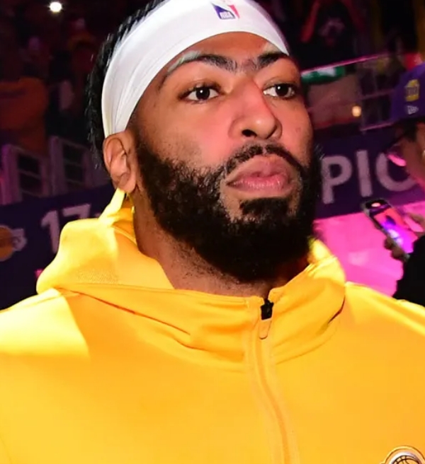 Anthony Davis liga o sinal de alerta no Lakers e manda recado para o resto do time