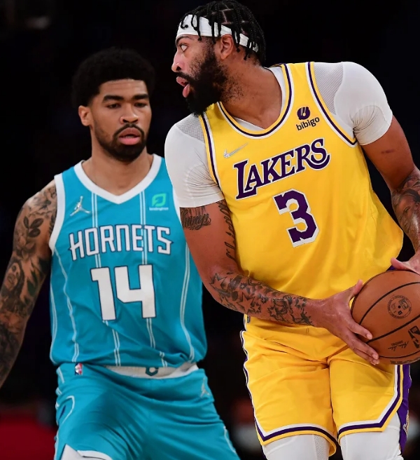 Lakers x Hornets: onde assistir o jogo da NBA nesta quinta ao vivo