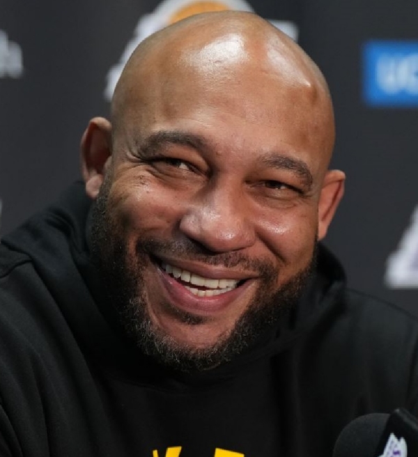 NBA: Lakers vai ser paciente em relação ao treinador Darvin Ham