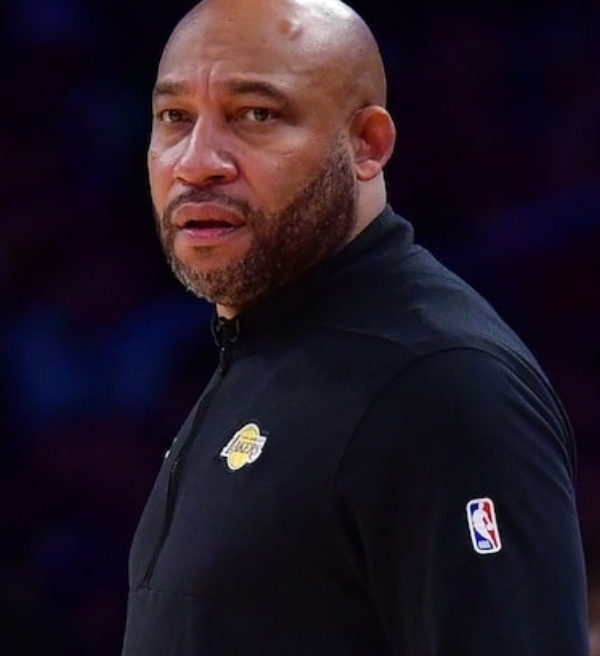 Darvin Ham explica mudança no time titular do Lakers