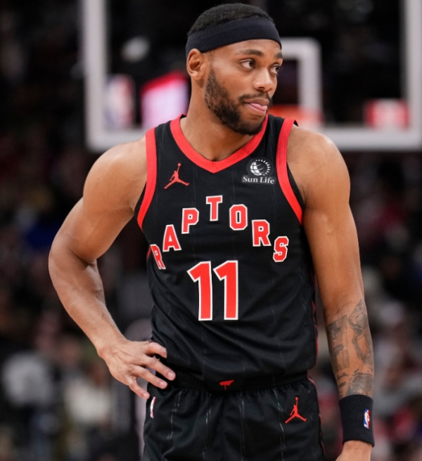 Lakers pode estar apostando suas fichas em dois jogadores para reforçar o elenco