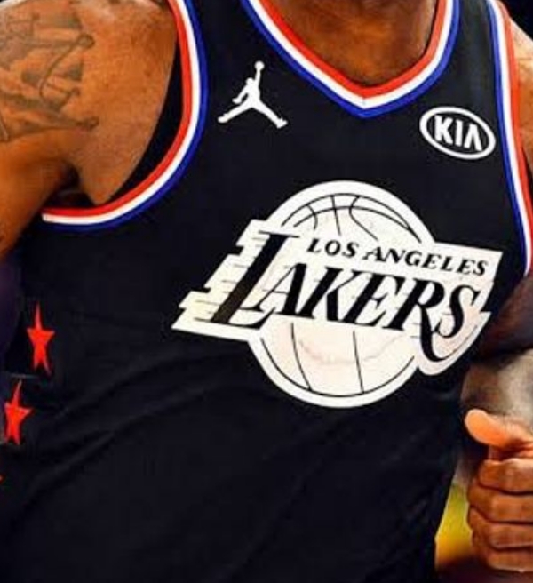 Qual jogador do Lakers jogou mais edições do All-Star Game da NBA?