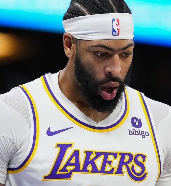 Anthony Davis perde treino no Lakers e vira dúvida para jogo crucial