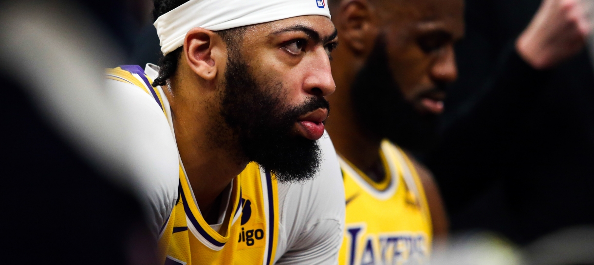 NBA: Lakers anuncia que Anthony Davis tem lesão no joelho