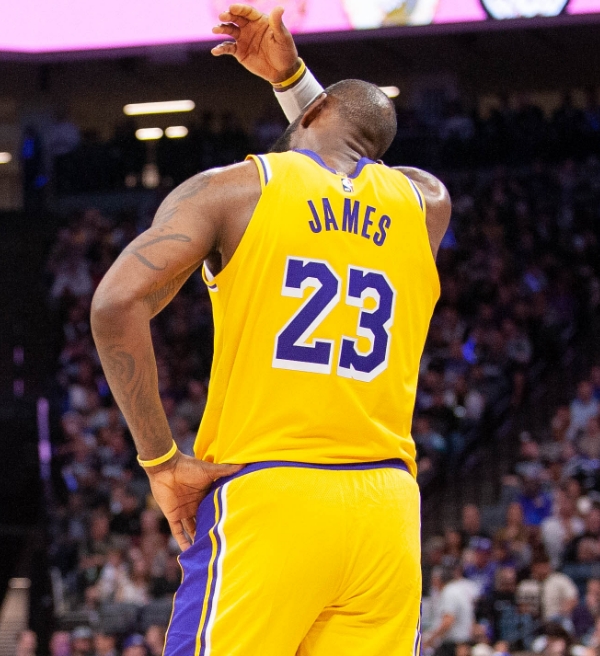 NBA: Analista critica falta de esforço de LeBron James e Anthony Davis